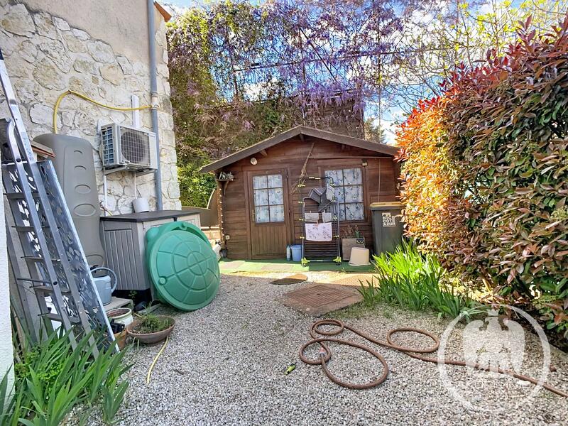 Immeuble mixte - 180 m² - 8 pièces