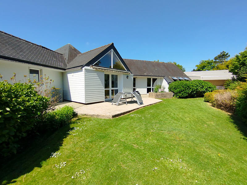 Maison - 195 m² - 9 pièces