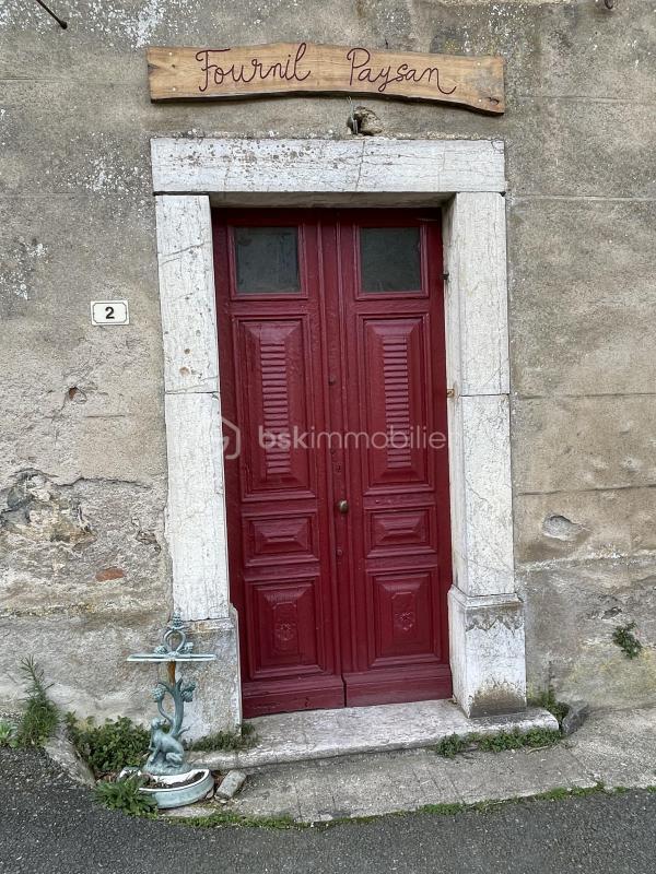 Maison de village - 450 m² - 11 pièces