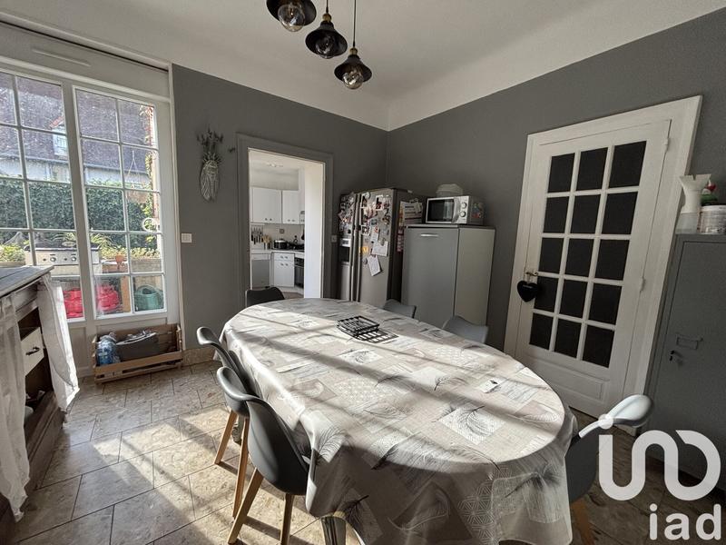 Maison - 225 m² - 7 pièces