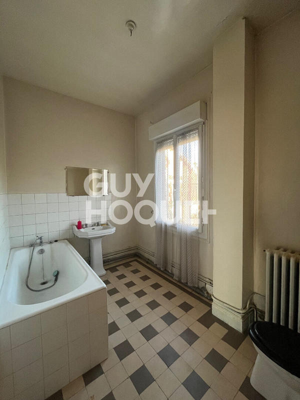 Maison - 90 m² - 5 pièces