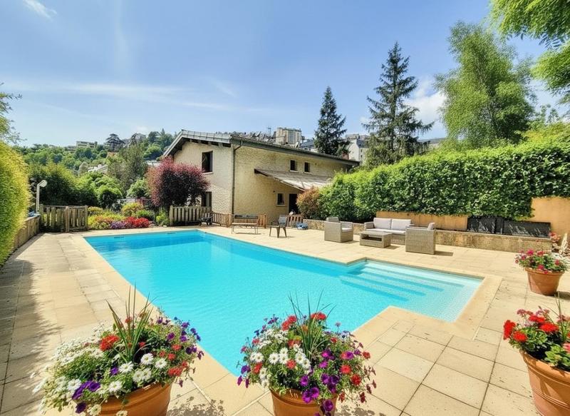 Villa - 350 m² - 10 pièces