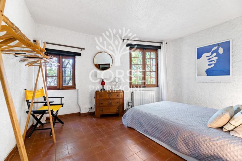 Villa - 206 m² - 6 pièces