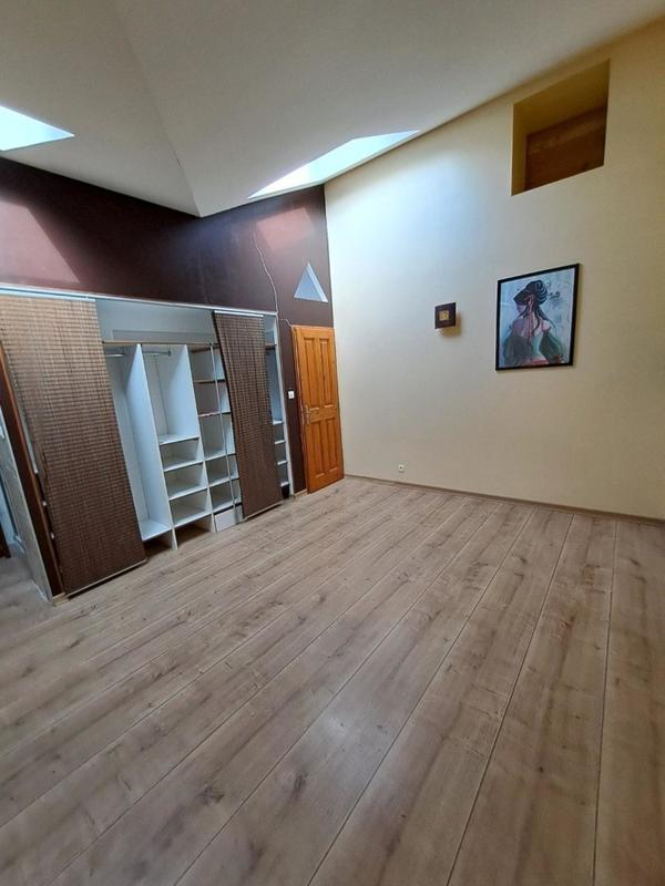 Appartement - 222 m² - 7 pièces