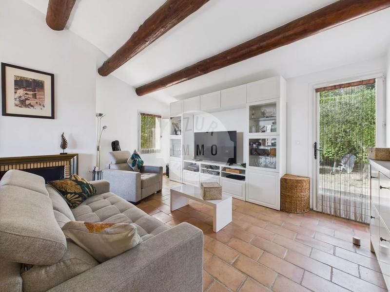 Maison - 96 m² - 5 pièces