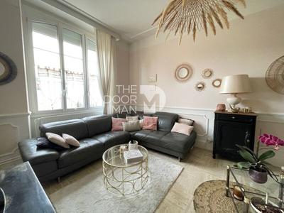 Demeure - 192 m² - 5 pièces