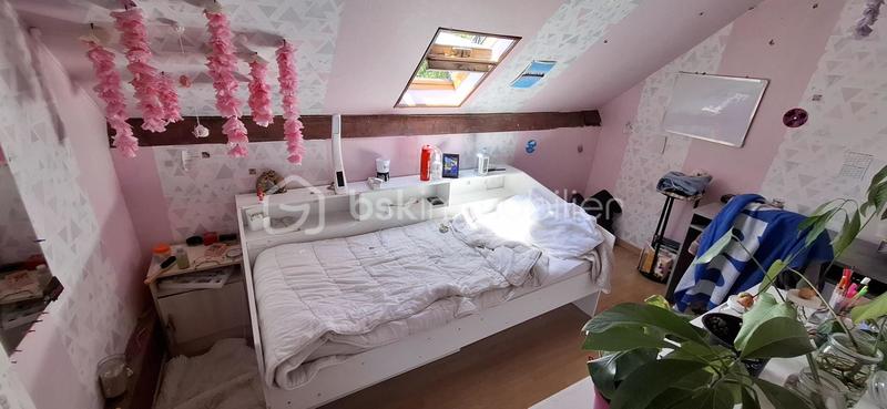 Maison traditionnelle - 185 m² - 10 pièces