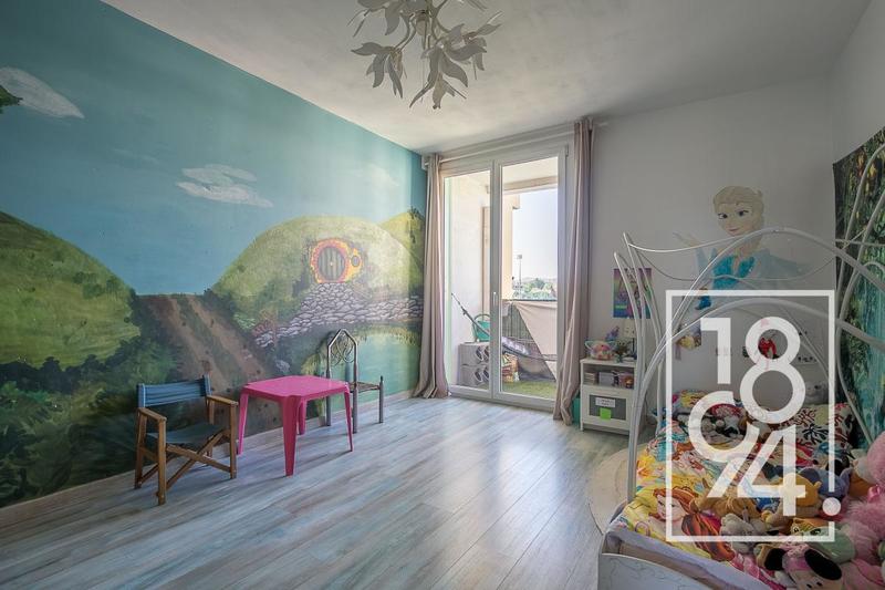 Appartement - 86 m² - 4 pièces