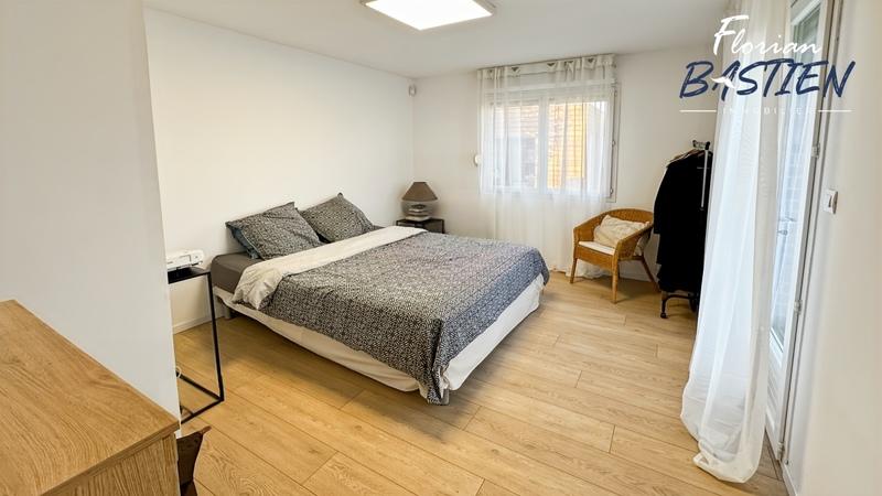 Maison - 165 m² - 9 pièces