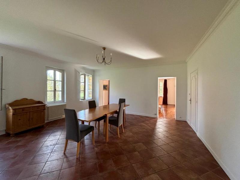 Appartement - 223 m² - 6 pièces