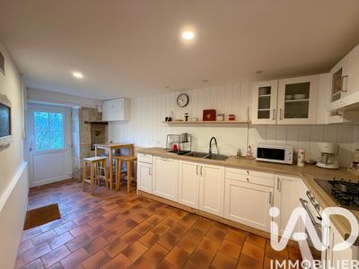 Maison - 283 m² - 9 pièces