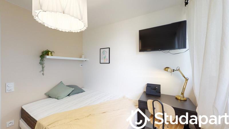 Chambre - 11 m² - 1 pièce