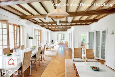 Maison - 230 m² - 8 pièces