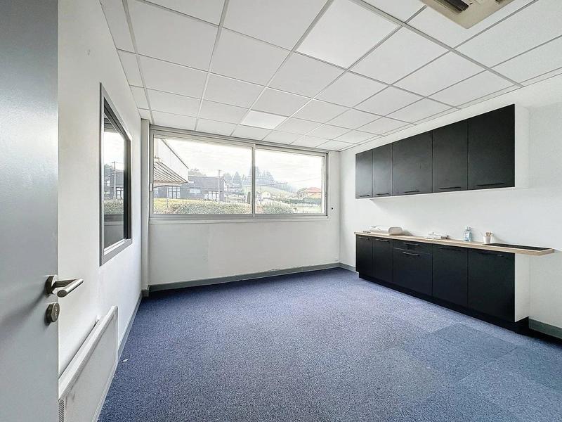 Bureau - 245 m² - 1 pièce