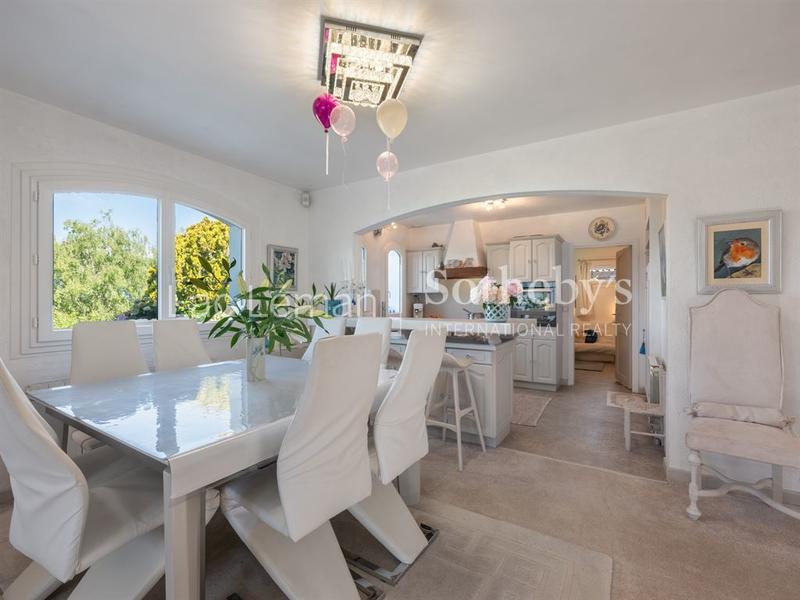 Maison - 180 m² - 6 pièces