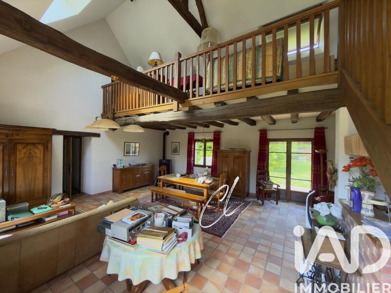 Maison - 201 m² - 6 pièces