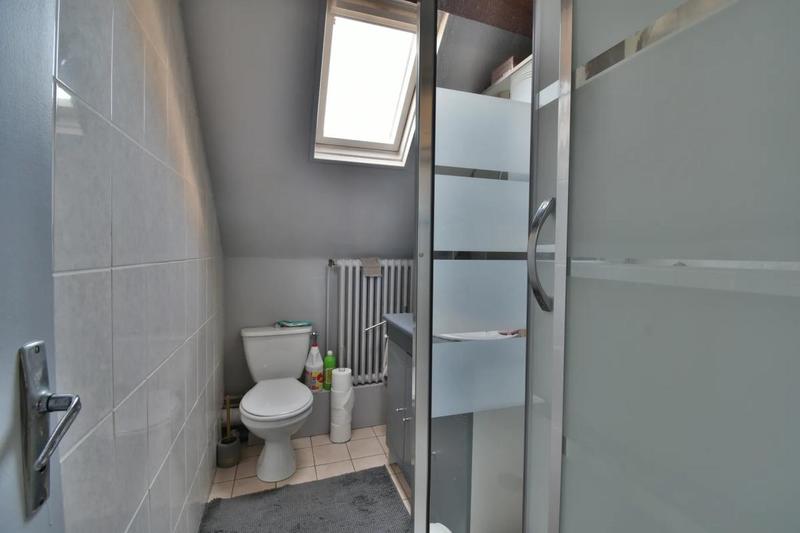 Maison - 189 m² - 9 pièces