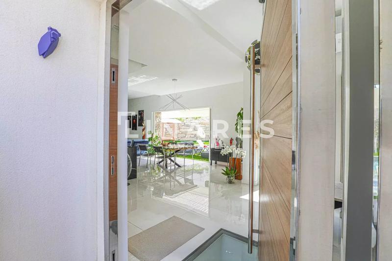 Maison - 280 m² - 4 pièces