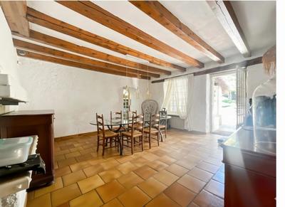 Maison - 201 m² - 5 pièces