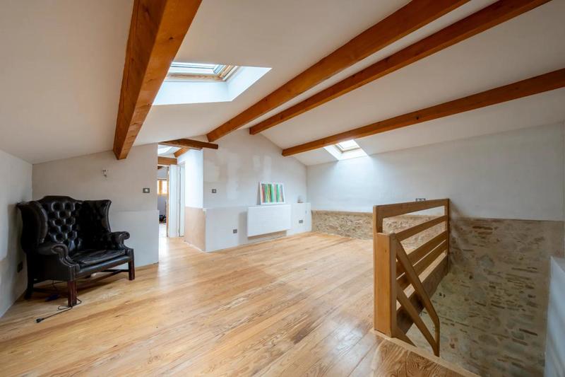 Maison - 202 m² - 6 pièces