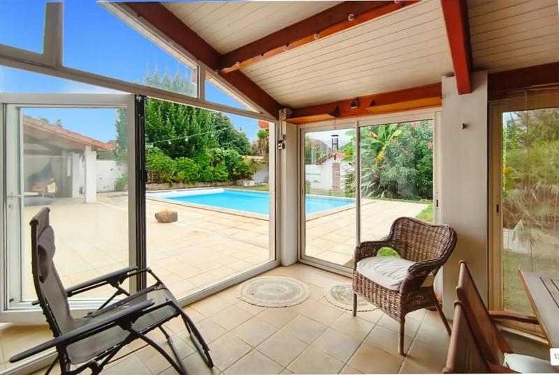 Maison - 277 m² - 6 pièces