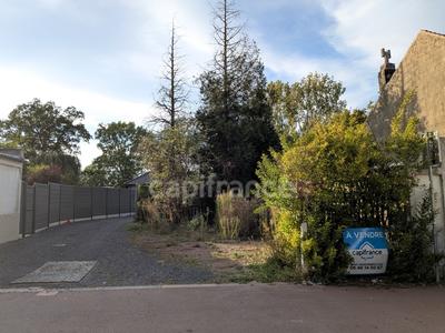 Terrain constructible - 925 m²