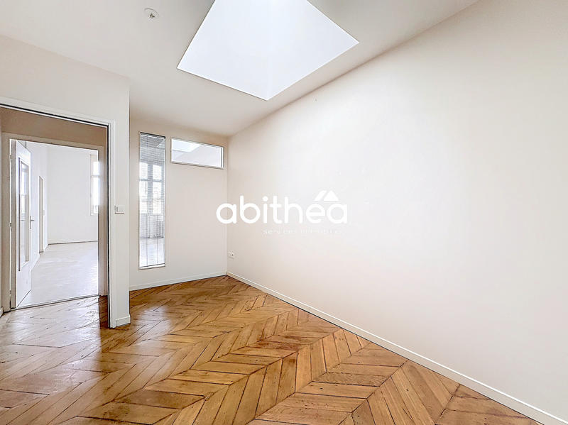 Appartement - 100 m² - 4 pièces