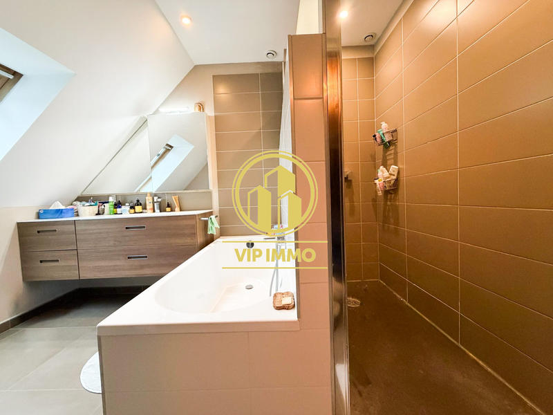 Maison - 108 m² - 6 pièces