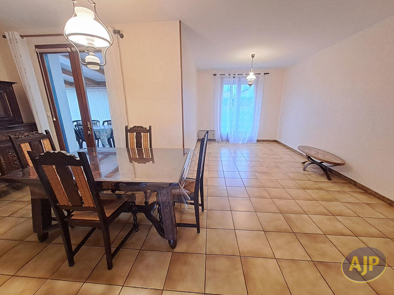 Maison - 137 m² - 6 pièces