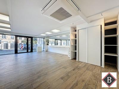 Local commercial - 82 m²