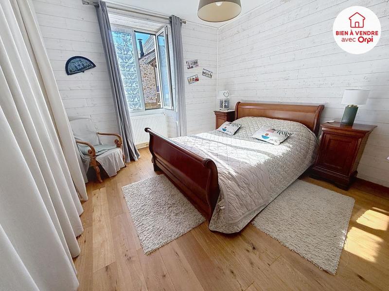 Maison en pierre - 210 m² - 7 pièces