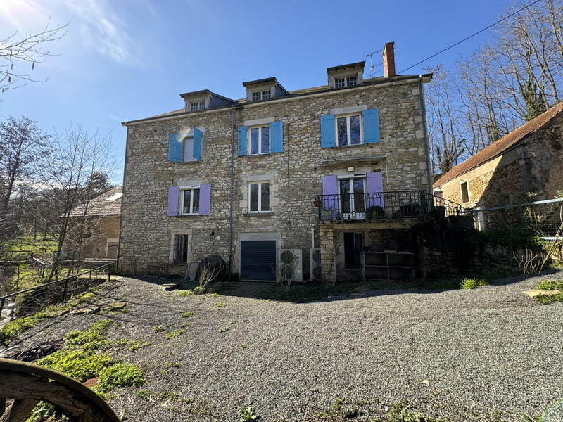 Maison - 426 m² - 11 pièces