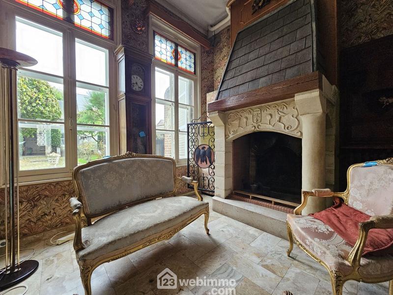 Maison - 353 m² - 9 pièces