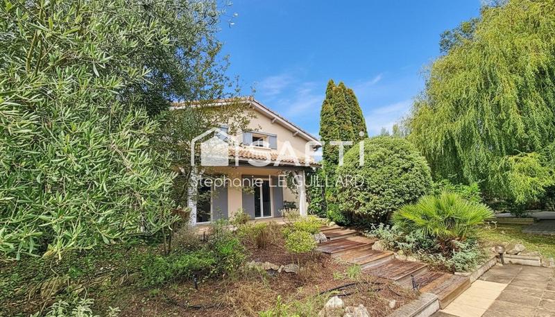 Villa - 348 m² - 6 pièces