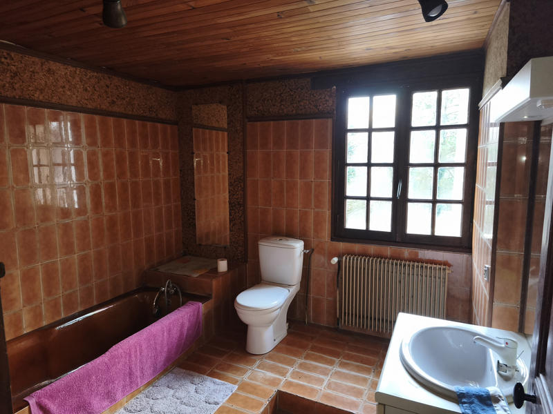 Propriété - 245 m² - 22 pièces