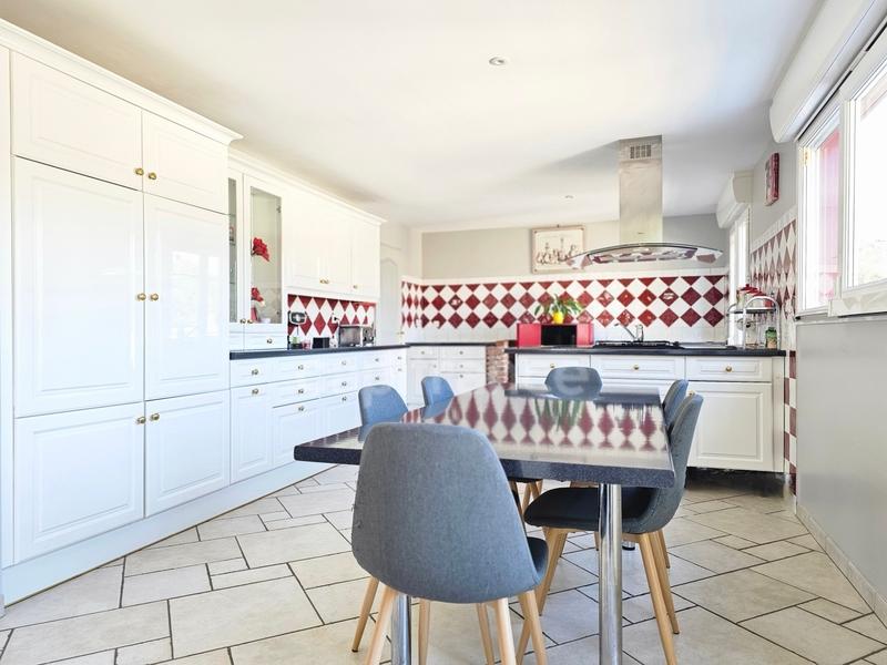 Maison - 165 m² - 5 pièces