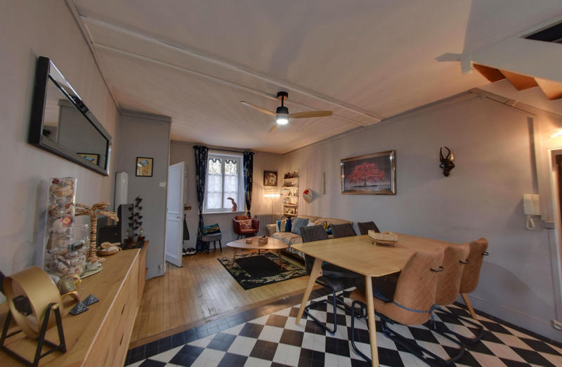 Maison - 95 m² - 5 pièces