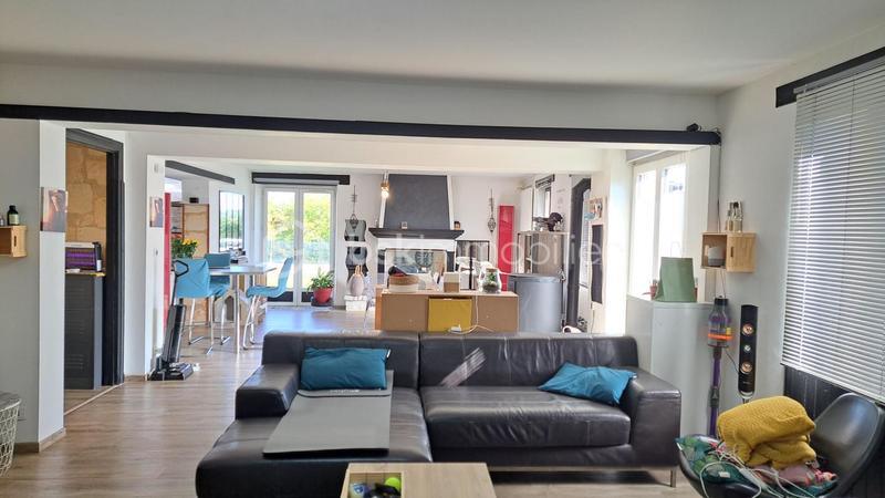 Maison en pierre - 340 m² - 8 pièces