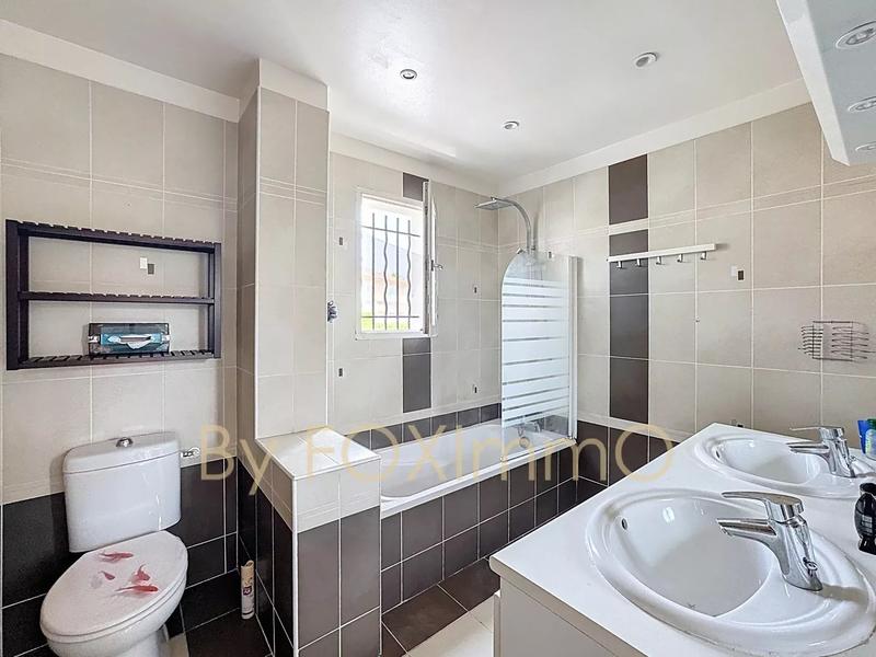 Maison - 138 m² - 5 pièces