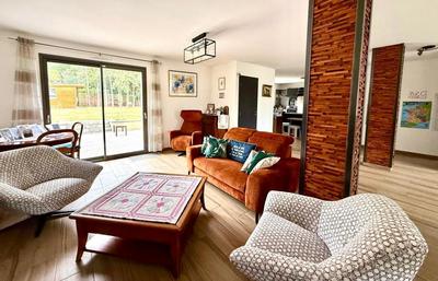 Pavillon - 194 m² - 7 pièces