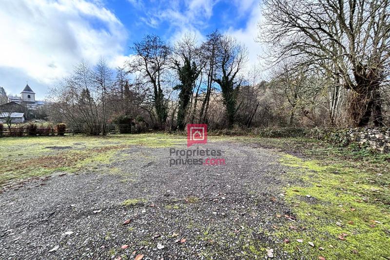 Grange - 200 m² - 2 pièces