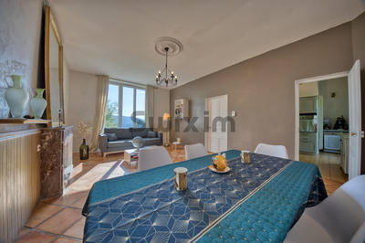 Propriété - 125 m² - 5 pièces