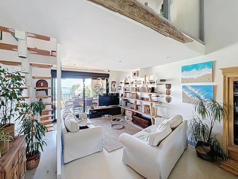 Maison - 185 m² - 9 pièces