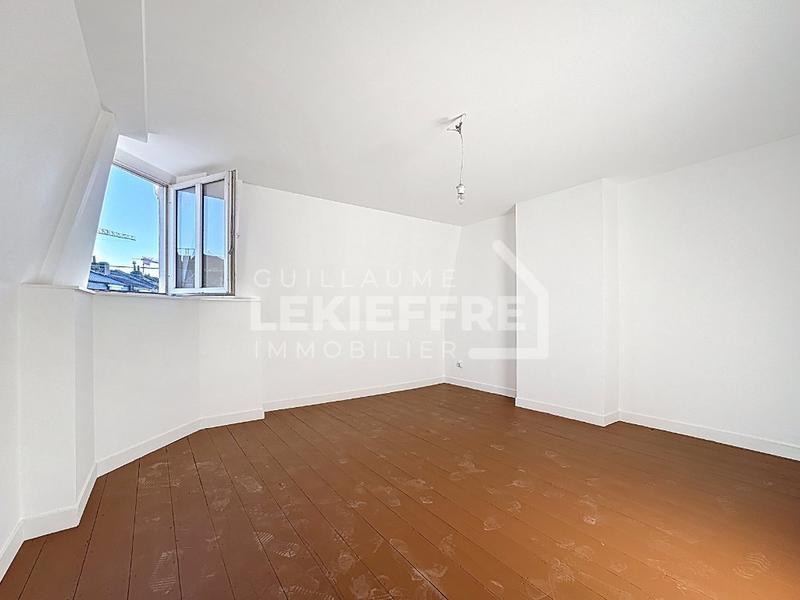 Immeuble - 138 m² - 6 pièces