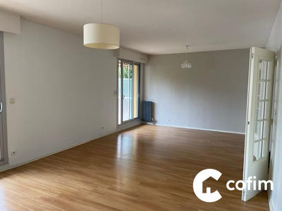 Appartement - 82 m² - 3 pièces