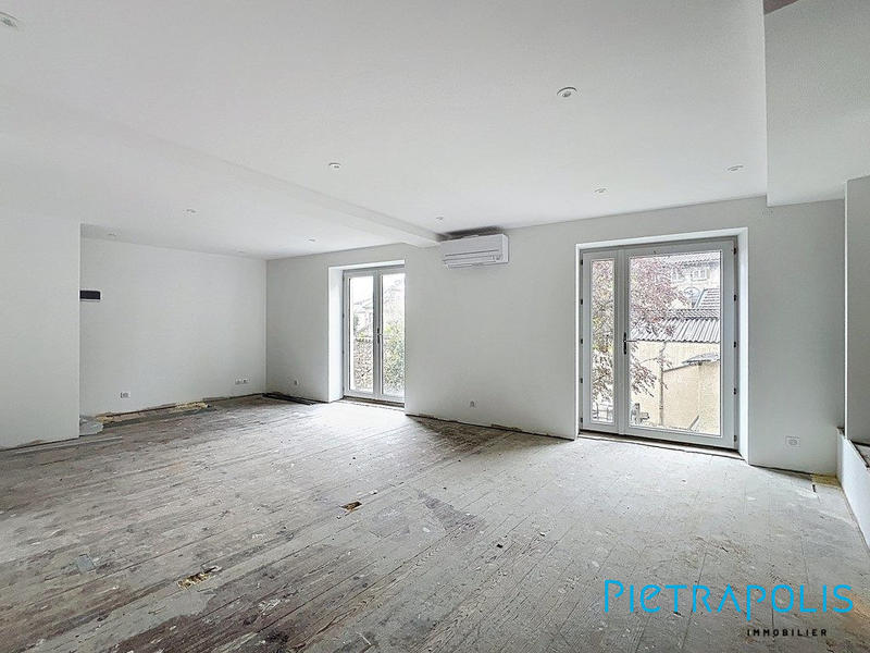 Appartement - 95 m² - 5 pièces