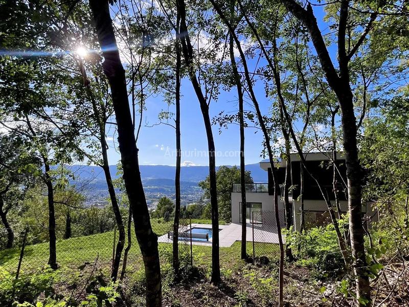 Maison - 202 m² - 7 pièces