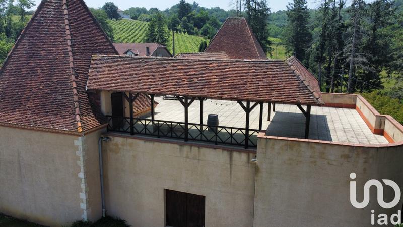 Maison - 270 m² - 10 pièces