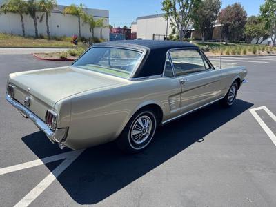Ford Mustang Coupe Seafoam Green Toit Vinyle 1966