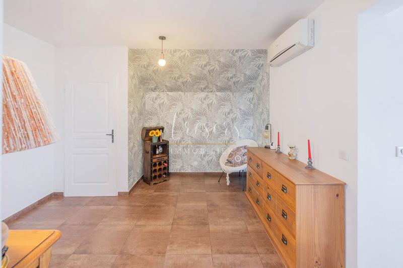 Maison - 270 m² - 12 pièces